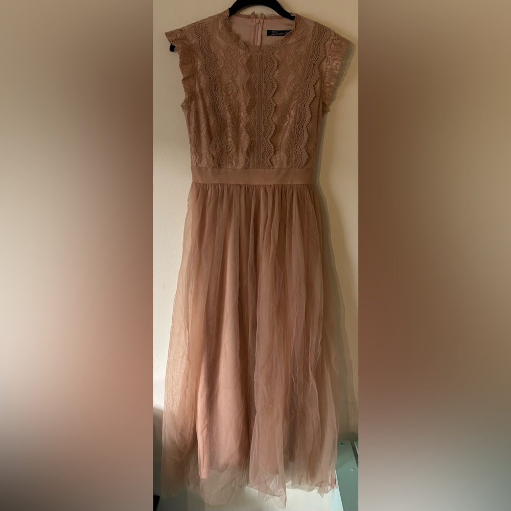 Simplee Apparel Lace and Tulle Midi Dress in Peach
